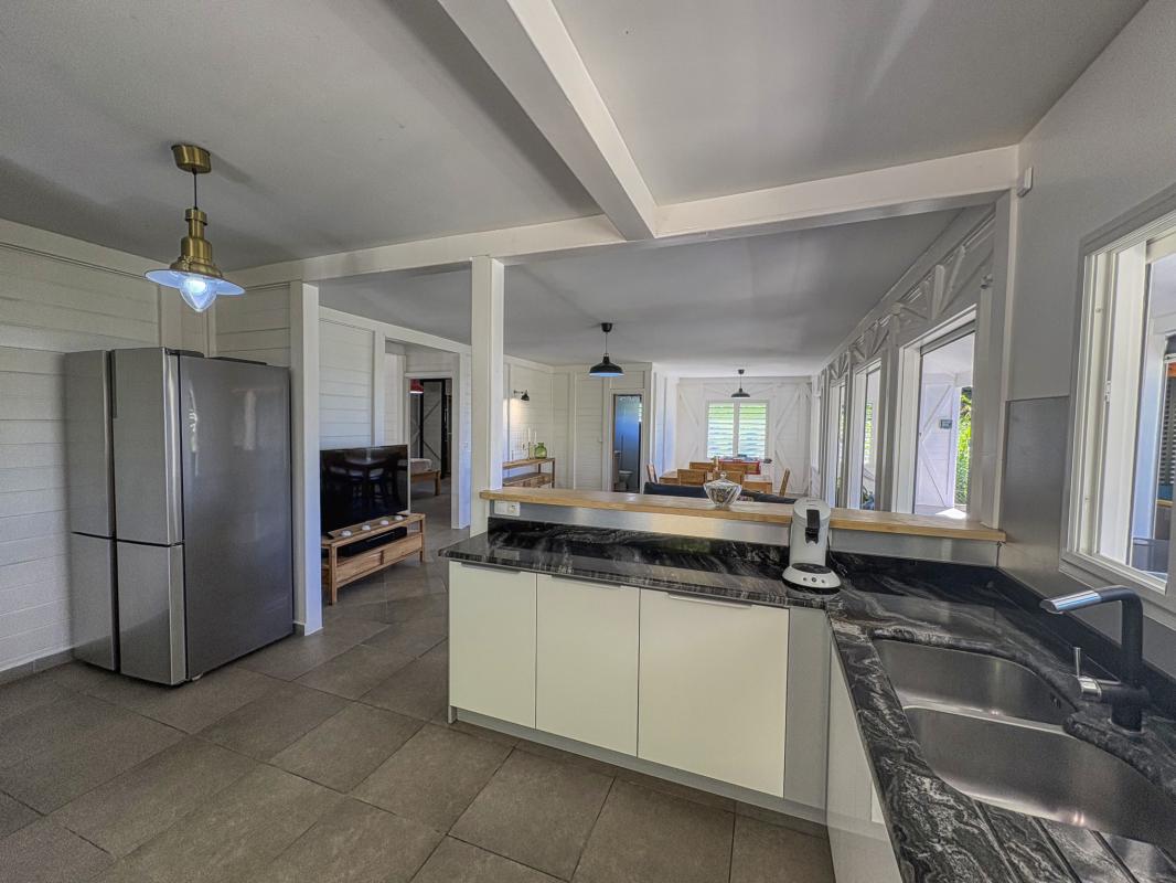 27.Location villa jacuzzi Saint Claude Guadeloupe_Cuisine